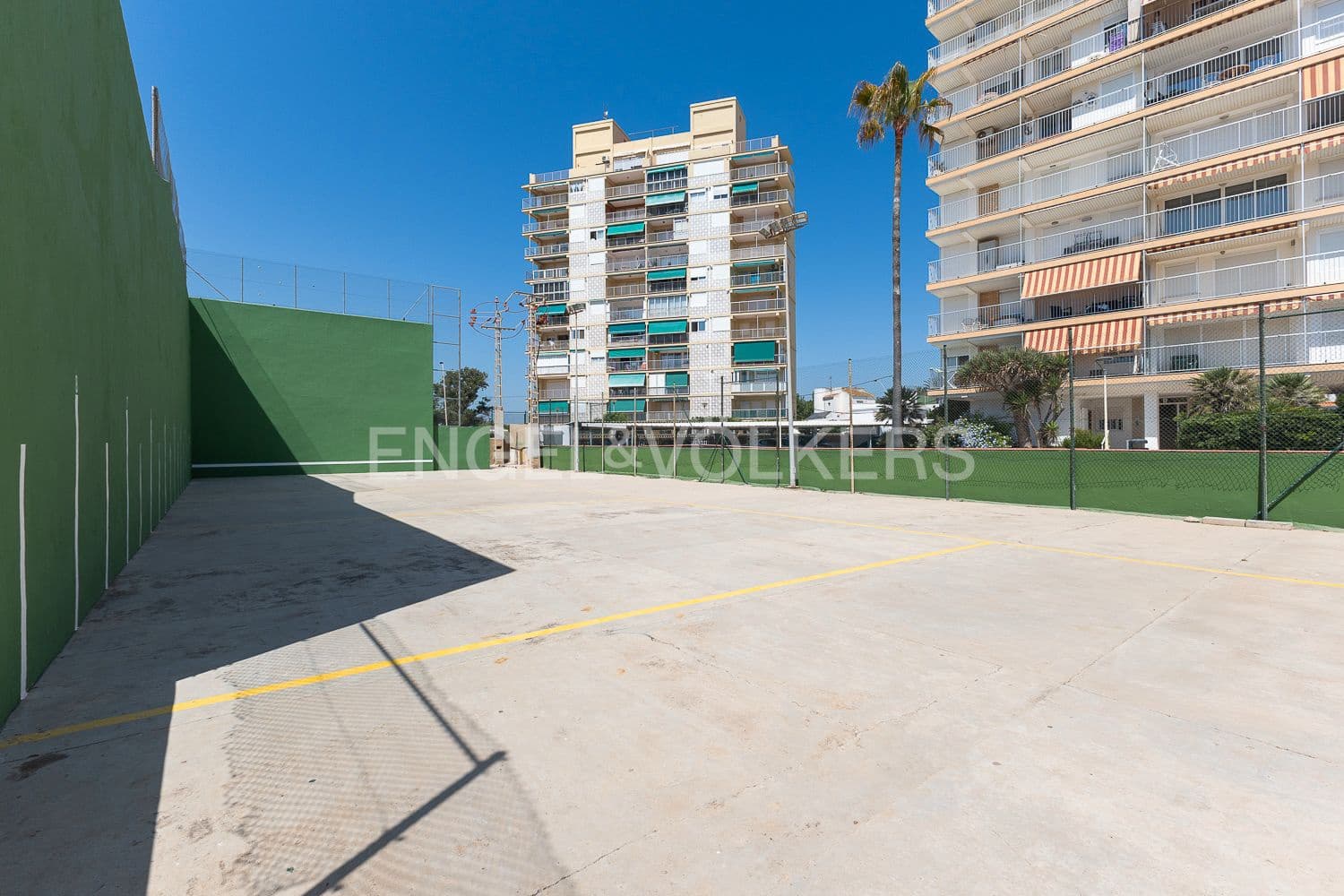 2 bedroom Apartment for rent in Valencia city with garage - € 2,500 (Ref: 9107787)