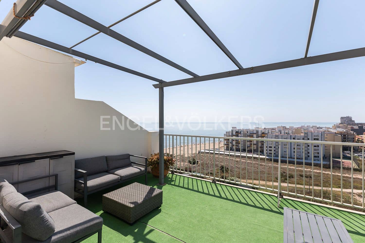 2 bedroom Apartment for rent in Valencia city with garage - € 2,500 (Ref: 9107787)