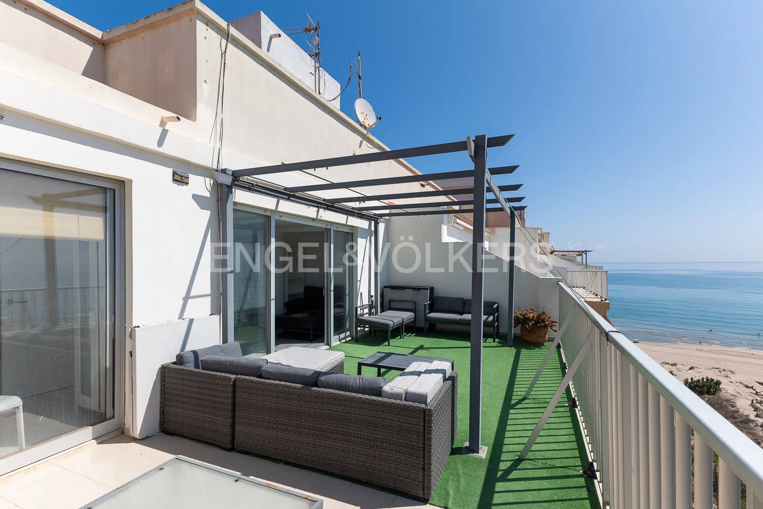 2 bedroom Apartment for rent in Valencia city with garage - € 2,500 (Ref: 9107787)