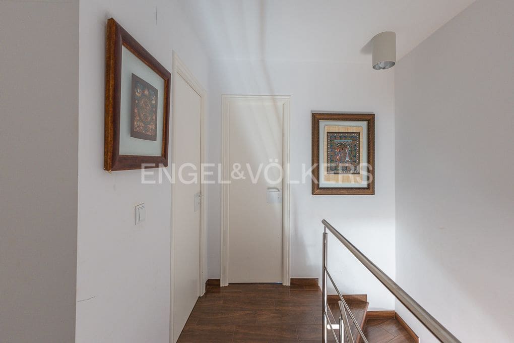 3 bedroom Semi-detached Villa for rent in Castello de la Plana with pool garage - € 1,600 (Ref: 9108267)
