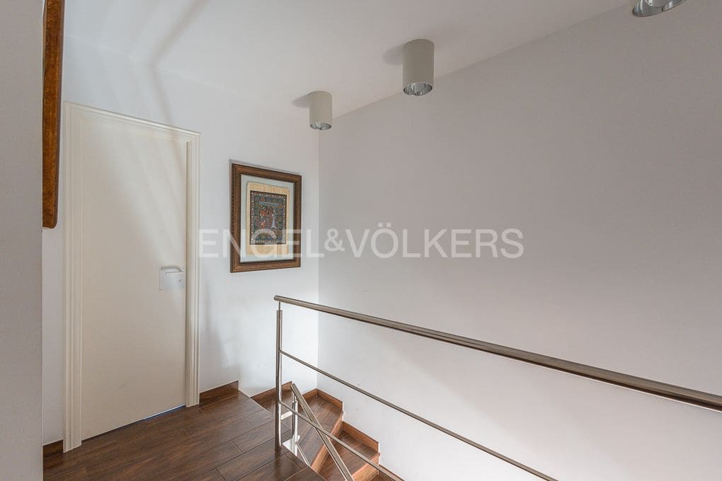 3 bedroom Semi-detached Villa for rent in Castello de la Plana with pool garage - € 1,600 (Ref: 9108267)
