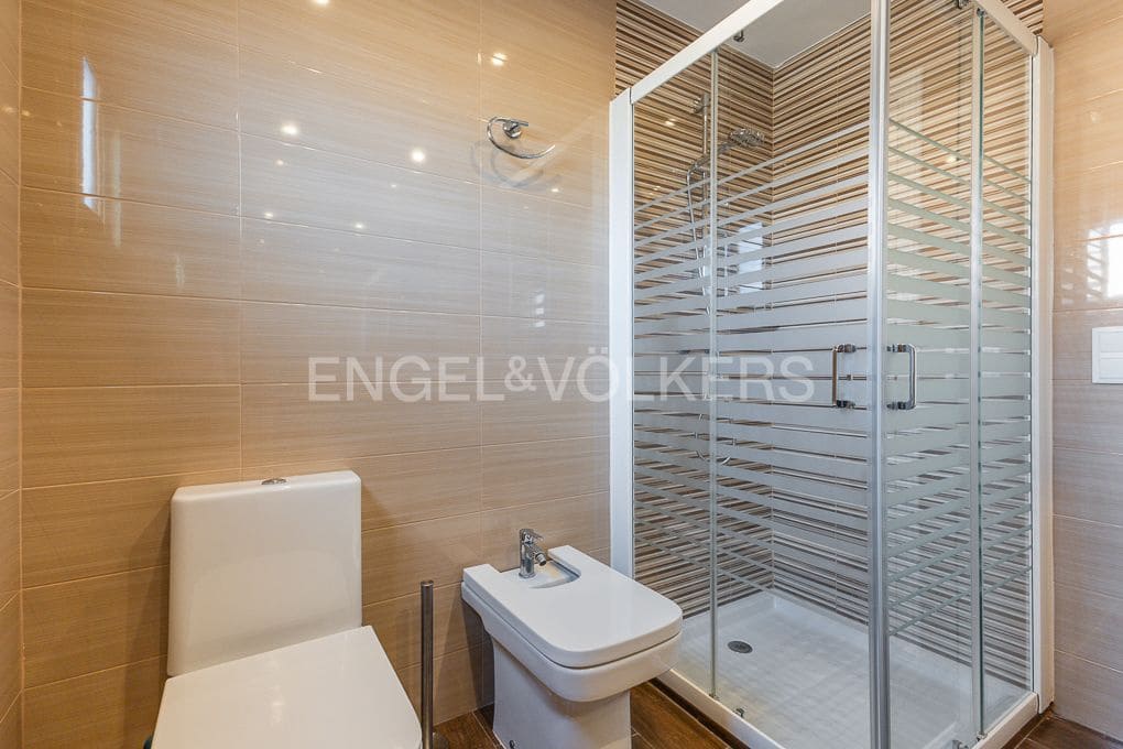 3 bedroom Semi-detached Villa for rent in Castello de la Plana with pool garage - € 1,600 (Ref: 9108267)