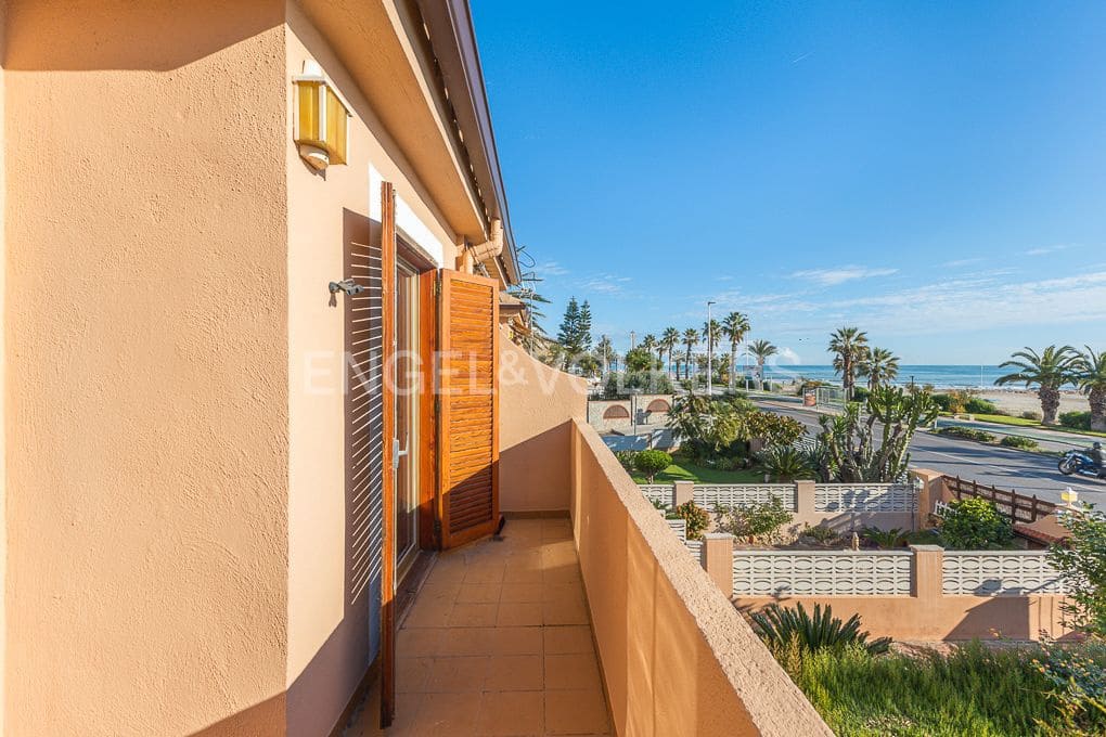 3 bedroom Semi-detached Villa for rent in Castello de la Plana with pool garage - € 1,600 (Ref: 9108267)
