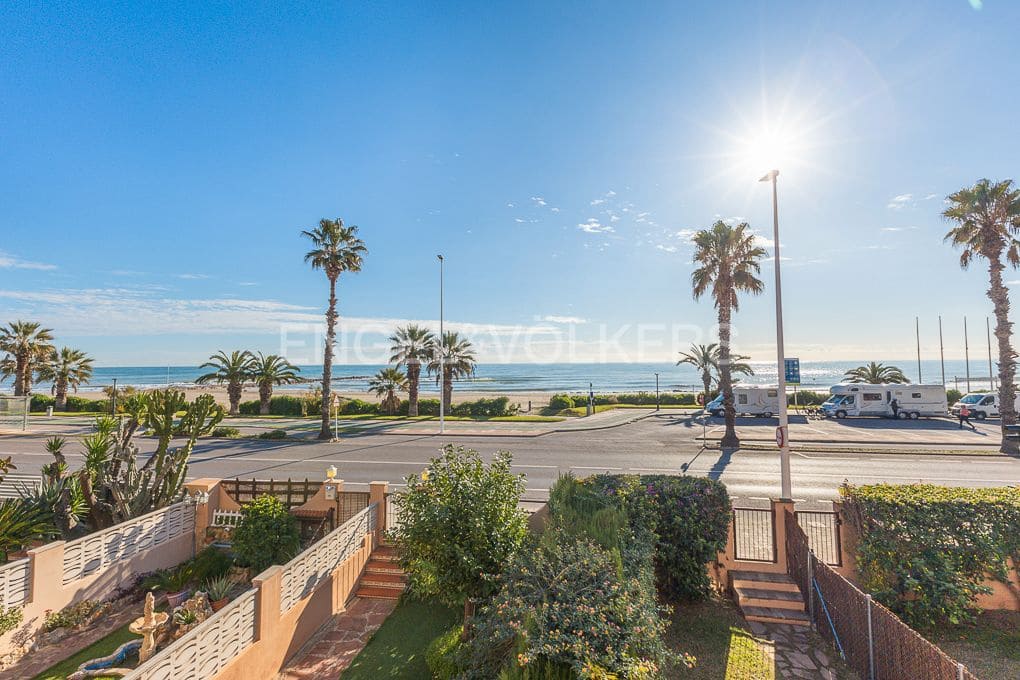 3 bedroom Semi-detached Villa for rent in Castello de la Plana with pool garage - € 1,600 (Ref: 9108267)