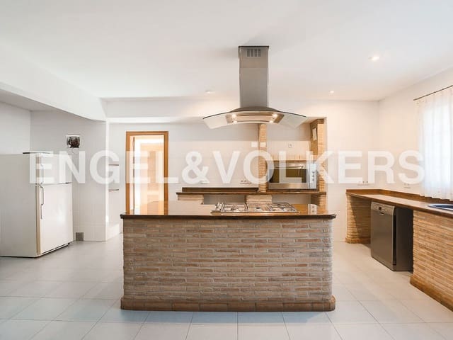 7 bedroom Villa for sale in Campolivar, Godella with pool garage - € 1,600,000 (Ref: 9126165)