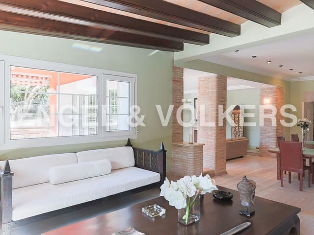 7 bedroom Villa for sale in Campolivar, Godella with pool garage - € 1,600,000 (Ref: 9126165)