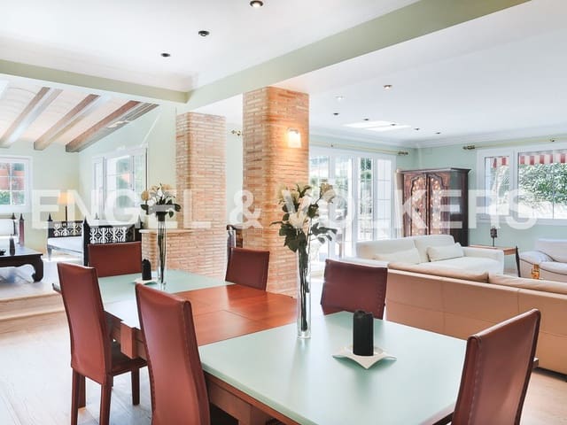 7 bedroom Villa for sale in Campolivar, Godella with pool garage - € 1,600,000 (Ref: 9126165)