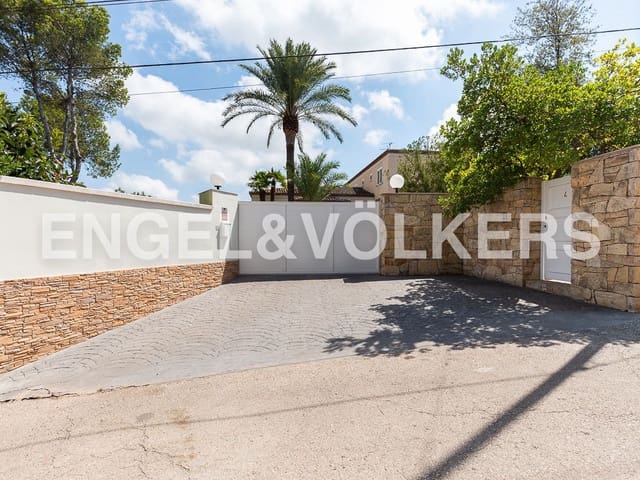 Chalet de 5 habitaciones en Alzira en venta con piscina garaje - 950.000 € (Ref: 9126954)