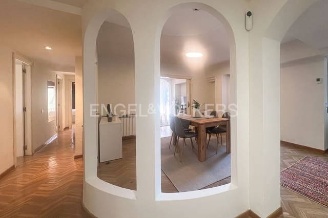 3 soveværelse Lejlighed til leje i Exposicio, Valencia by med garage - € 1.600 (Ref: 9127368)