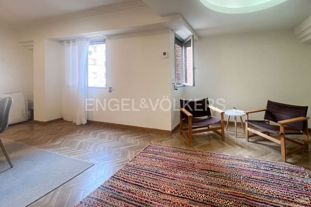 3 soveværelse Lejlighed til leje i Exposicio, Valencia by med garage - € 1.600 (Ref: 9127368)