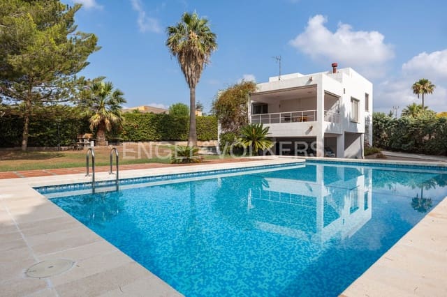 Chalet de 4 habitaciones en Llíria en venta con piscina garaje - 395.000 € (Ref: 9129159)