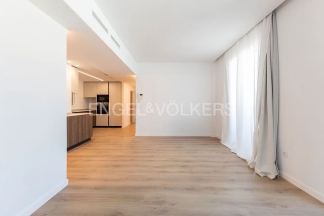 3 bedroom Apartment for rent in Russafa, Valencia city - € 2,600 (Ref: 9129161)