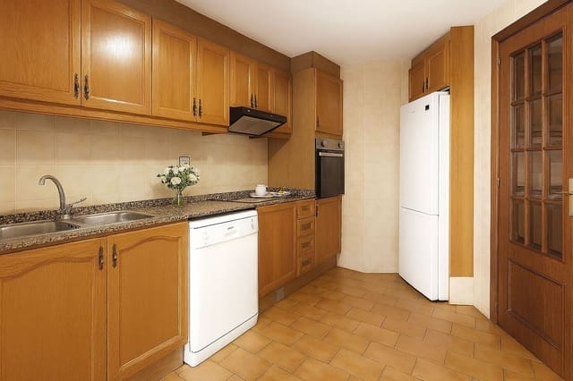 3 soveværelse Lejlighed til leje i Patraix, Valencia by - € 1.490 (Ref: 9129164)