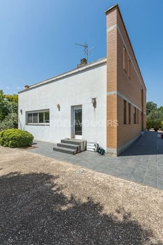 Chalet de 5 habitaciones en Ontinyent en venta con garaje - 490.000 € (Ref: 9131672)