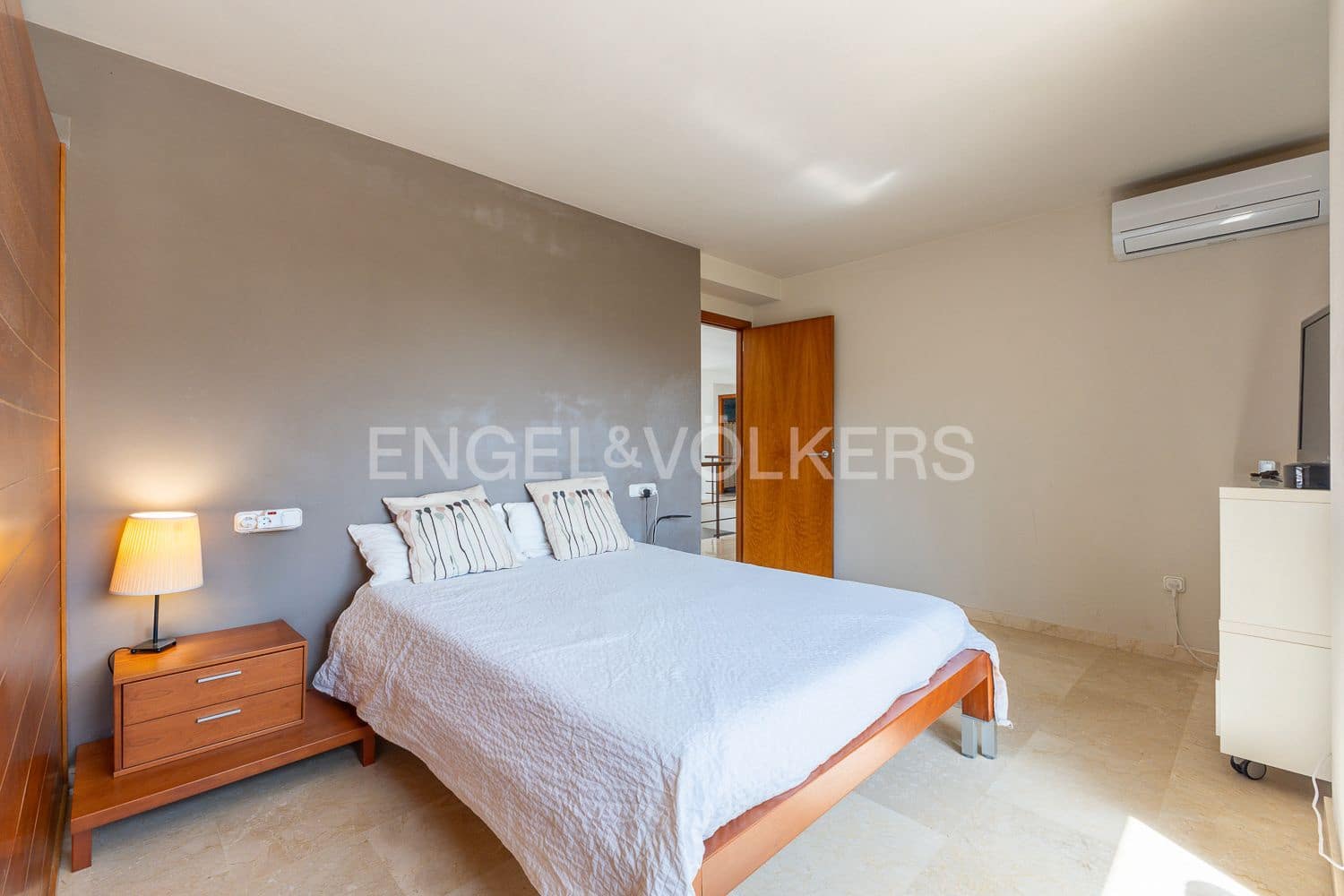 Chalet de 5 habitaciones en Ontinyent en venta con garaje - 490.000 € (Ref: 9131672)