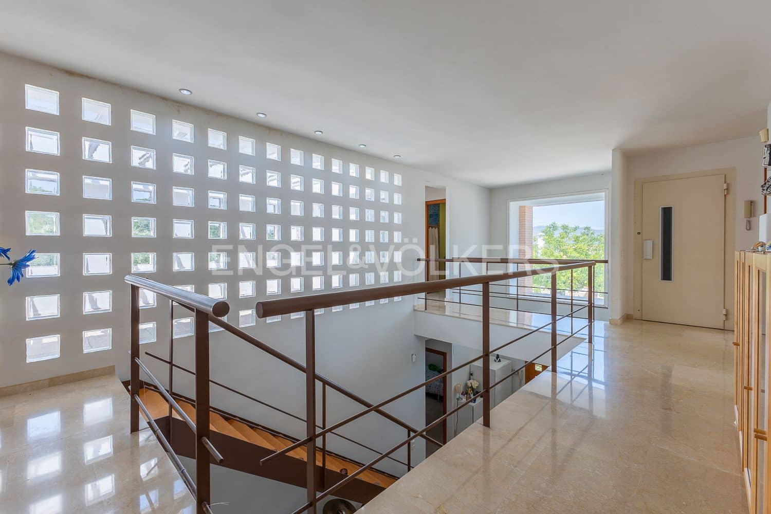 Chalet de 5 habitaciones en Ontinyent en venta con garaje - 490.000 € (Ref: 9131672)