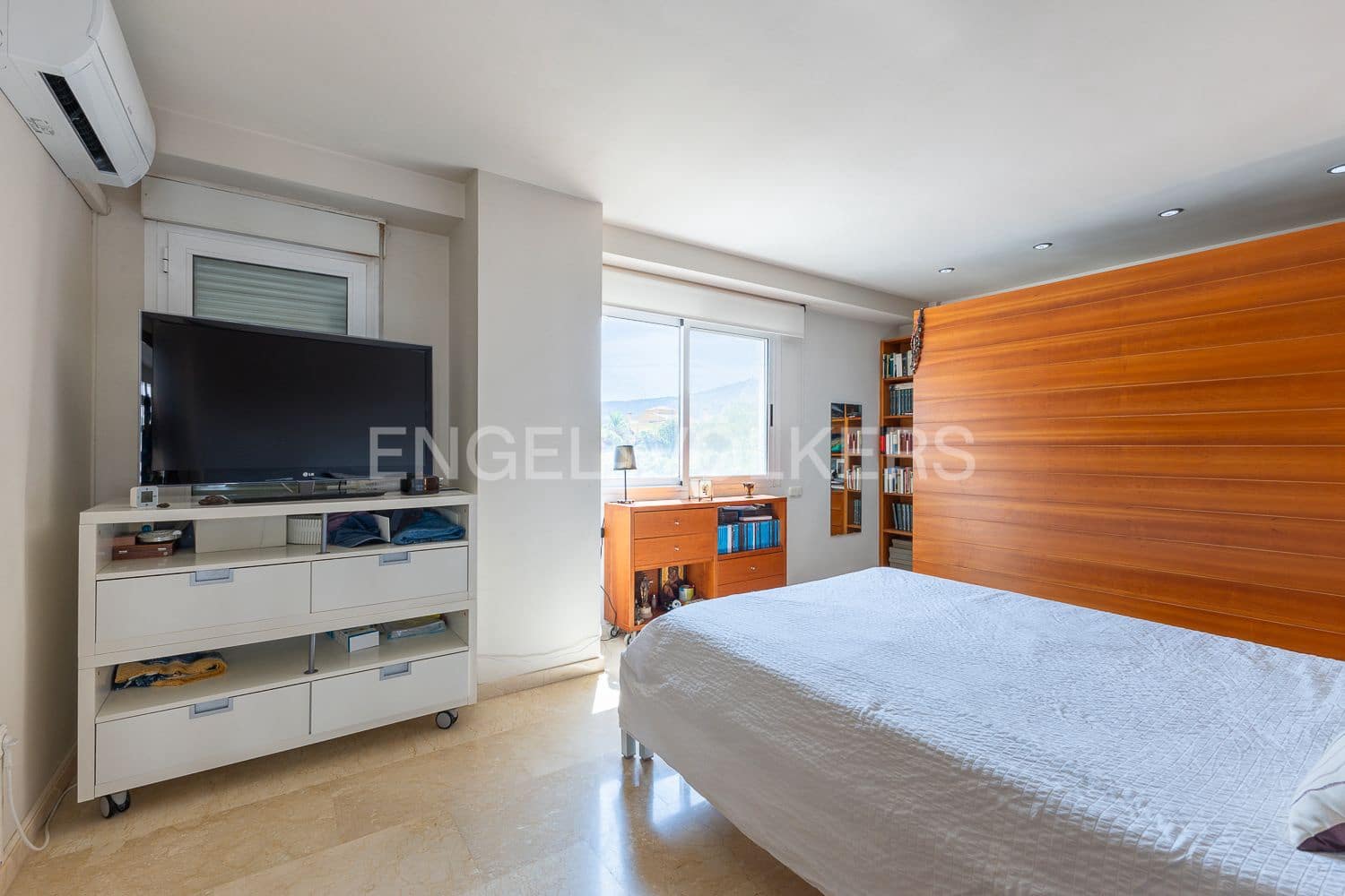 Chalet de 5 habitaciones en Ontinyent en venta con garaje - 490.000 € (Ref: 9131672)