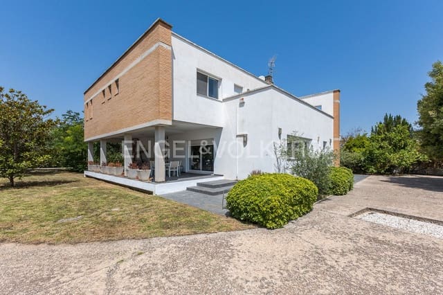 Chalet de 5 habitaciones en Ontinyent en venta con garaje - 490.000 € (Ref: 9131672)