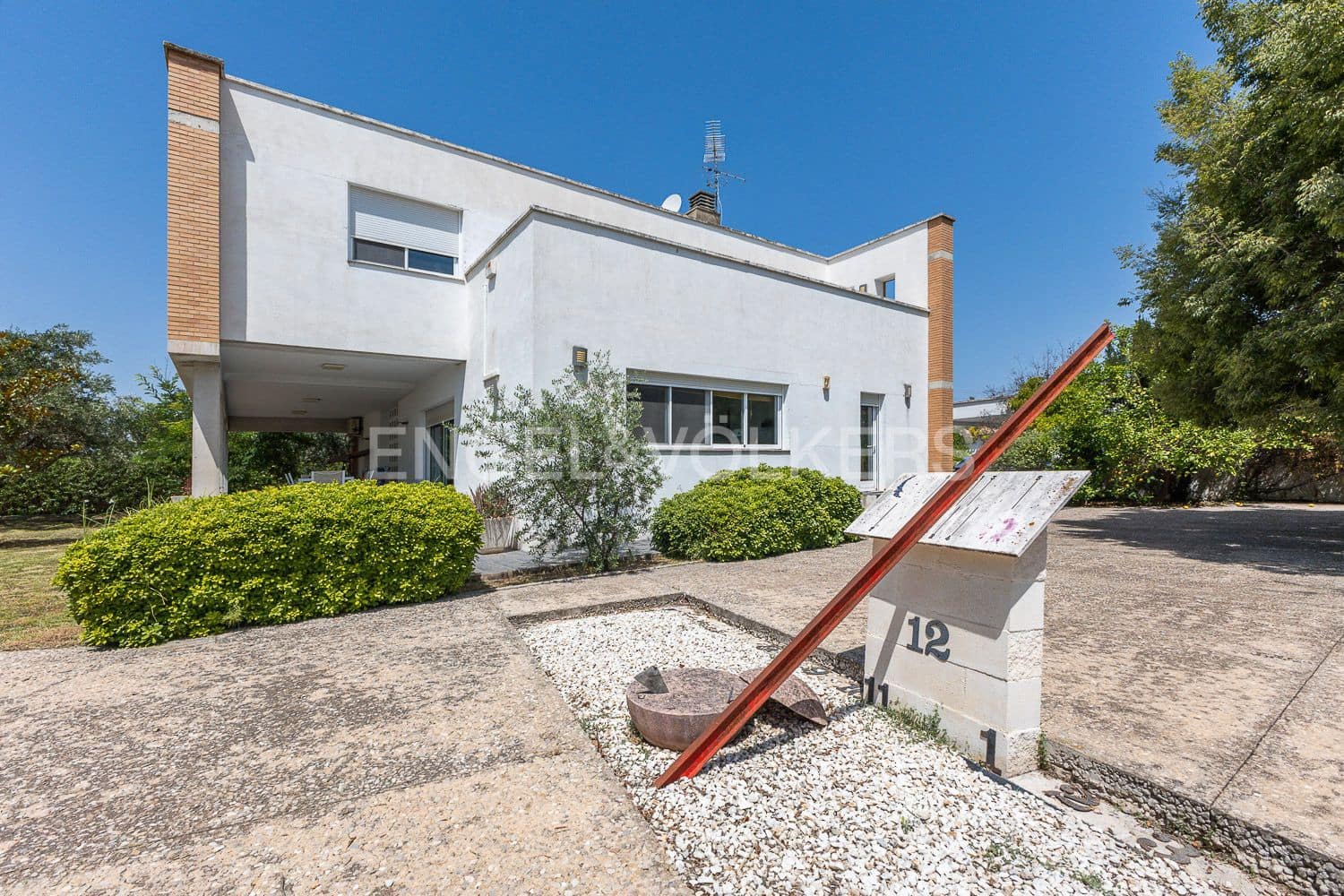 Chalet de 5 habitaciones en Ontinyent en venta con garaje - 490.000 € (Ref: 9131672)