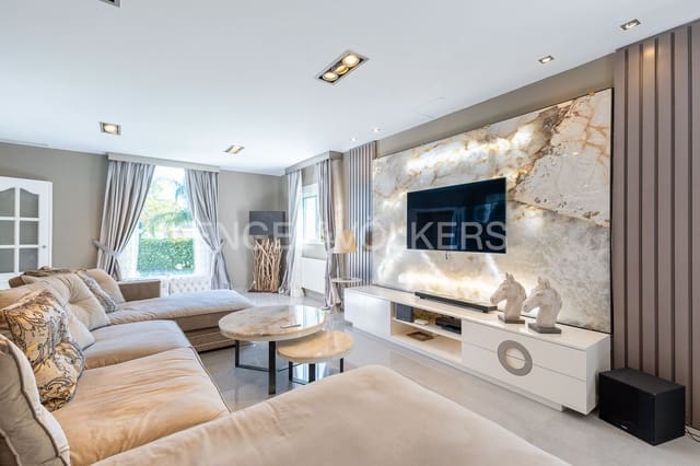 4 Zimmer Villa zu vermieten in Bétera mit Pool Garage - 4.250 € (Ref: 9134764)