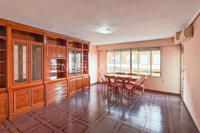 4 soveværelse Lejlighed til leje i Sagunto / Sagunt - € 1.200 (Ref: 9137447)