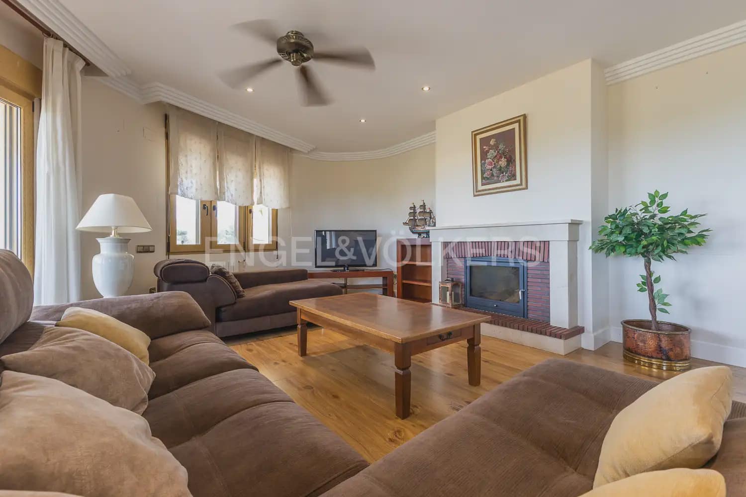 7 soverom Villa til salgs i Ontinyent med svømmebasseng garasje - € 690 000 (Ref: 9142069)