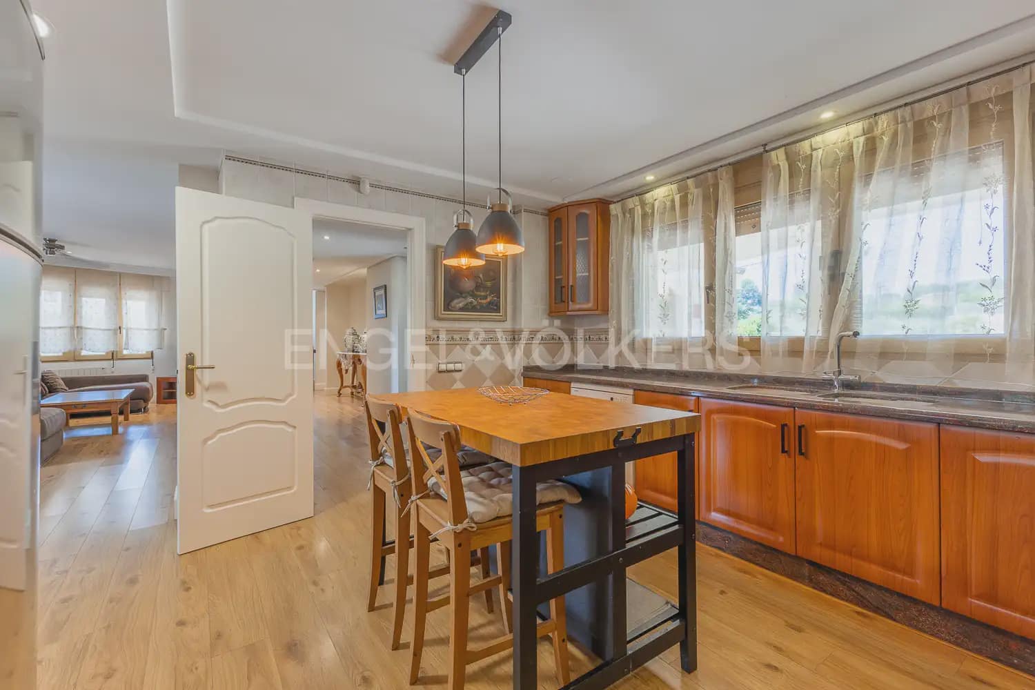 7 soverom Villa til salgs i Ontinyent med svømmebasseng garasje - € 690 000 (Ref: 9142069)