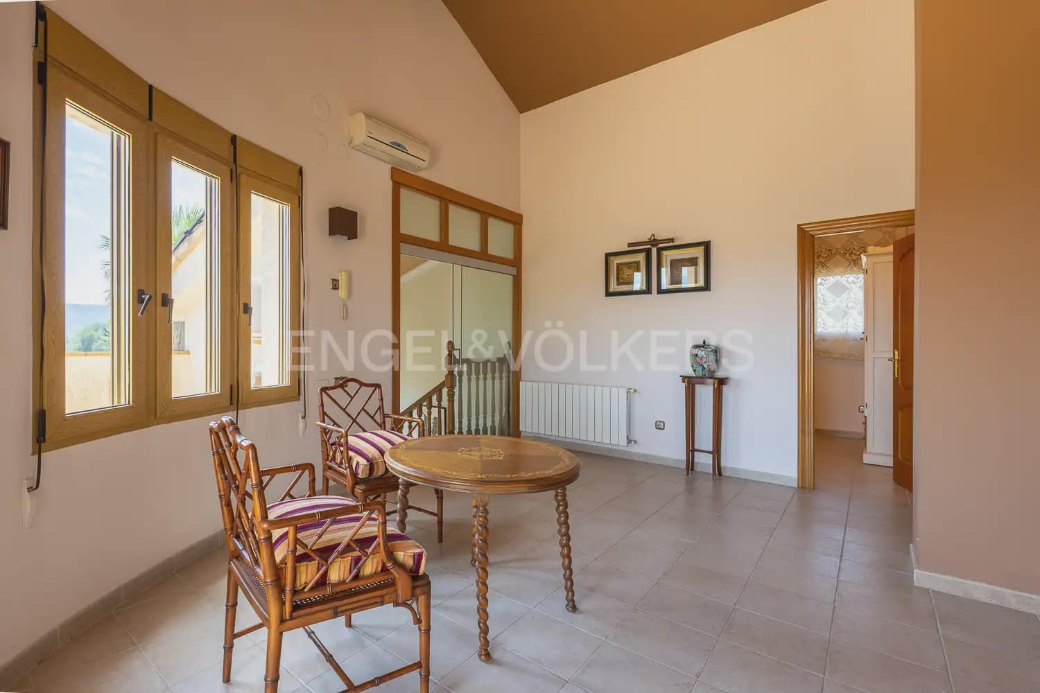 7 soverom Villa til salgs i Ontinyent med svømmebasseng garasje - € 690 000 (Ref: 9142069)