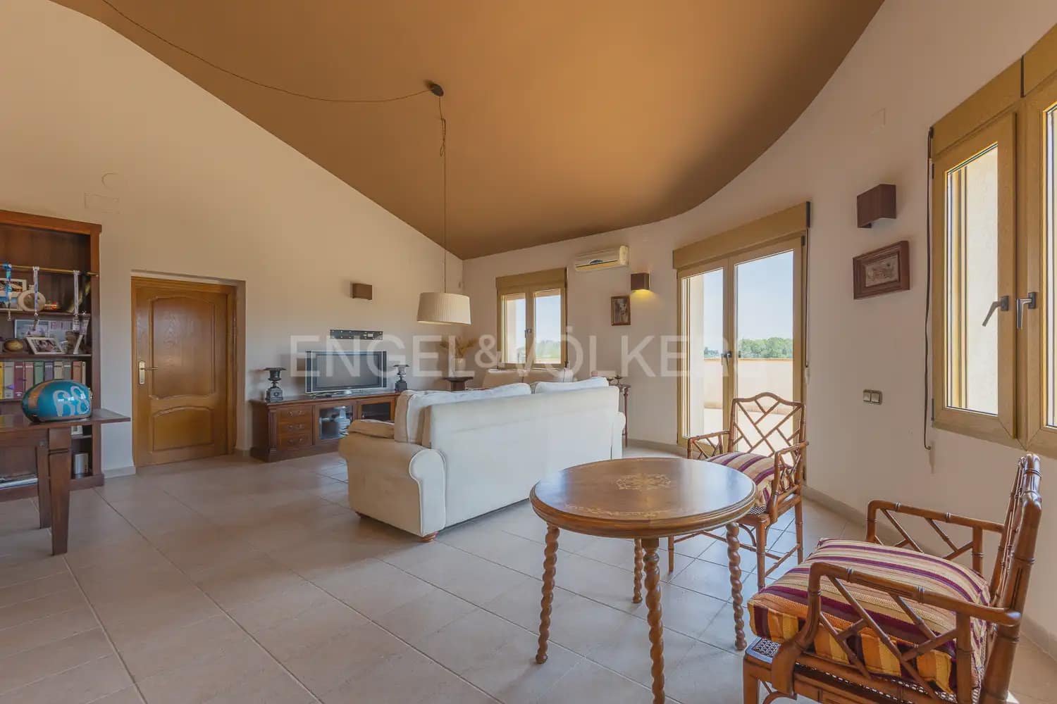 7 soverom Villa til salgs i Ontinyent med svømmebasseng garasje - € 690 000 (Ref: 9142069)