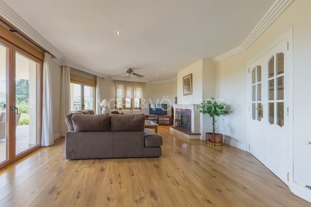 7 soverom Villa til salgs i Ontinyent med svømmebasseng garasje - € 690 000 (Ref: 9142069)