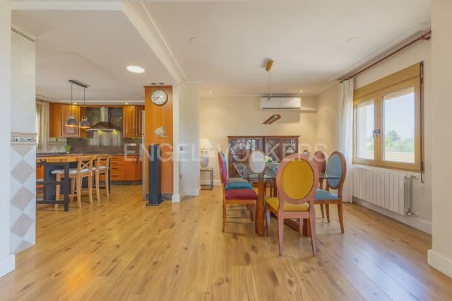 7 soverom Villa til salgs i Ontinyent med svømmebasseng garasje - € 690 000 (Ref: 9142069)