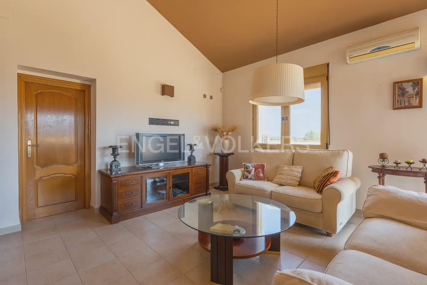 7 soverom Villa til salgs i Ontinyent med svømmebasseng garasje - € 690 000 (Ref: 9142069)