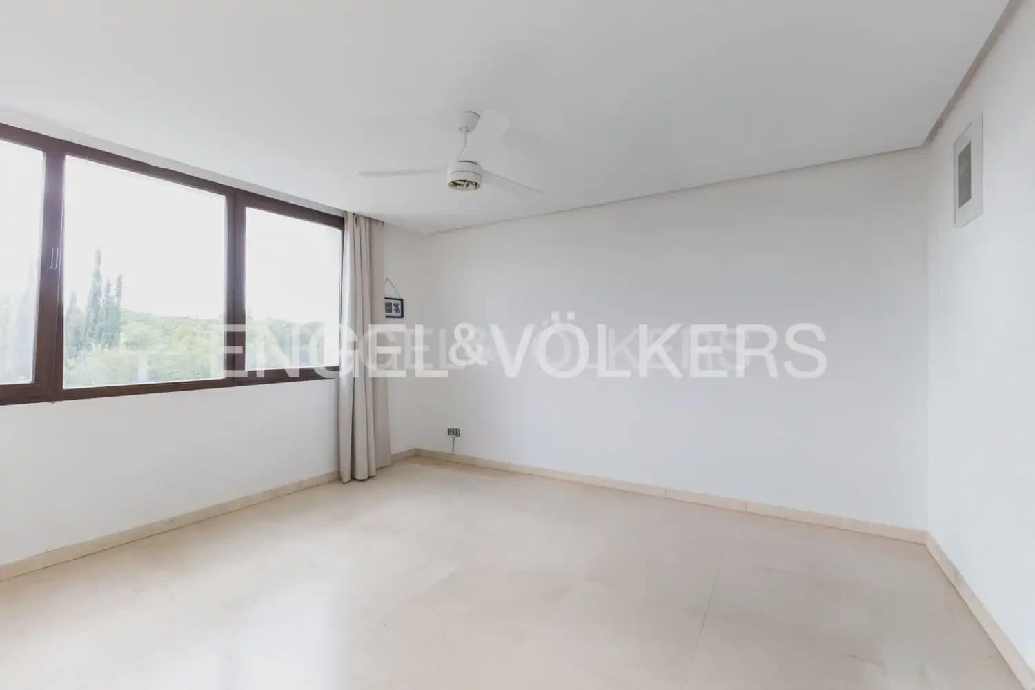 4 bedroom Villa for sale in Godella with pool garage - € 1,300,000 (Ref: 9143439)