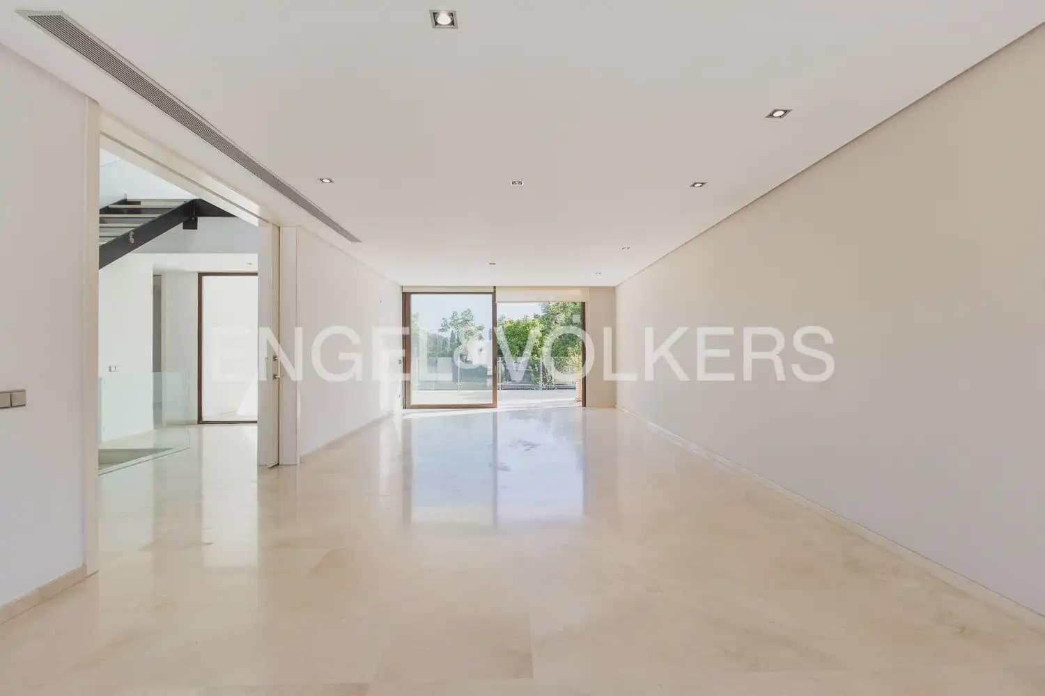4 bedroom Villa for sale in Godella with pool garage - € 1,300,000 (Ref: 9143439)