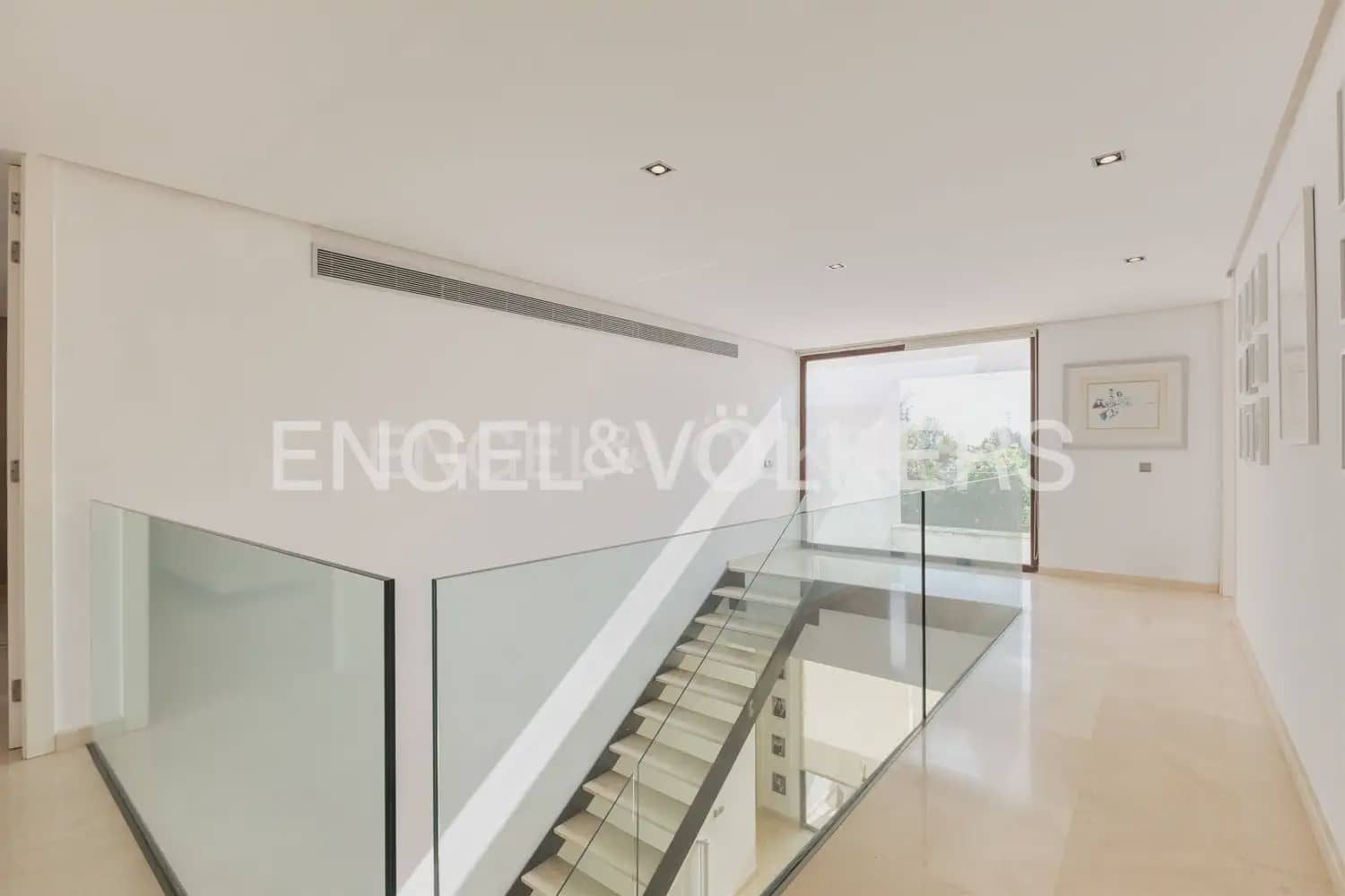 4 bedroom Villa for sale in Godella with pool garage - € 1,300,000 (Ref: 9143439)