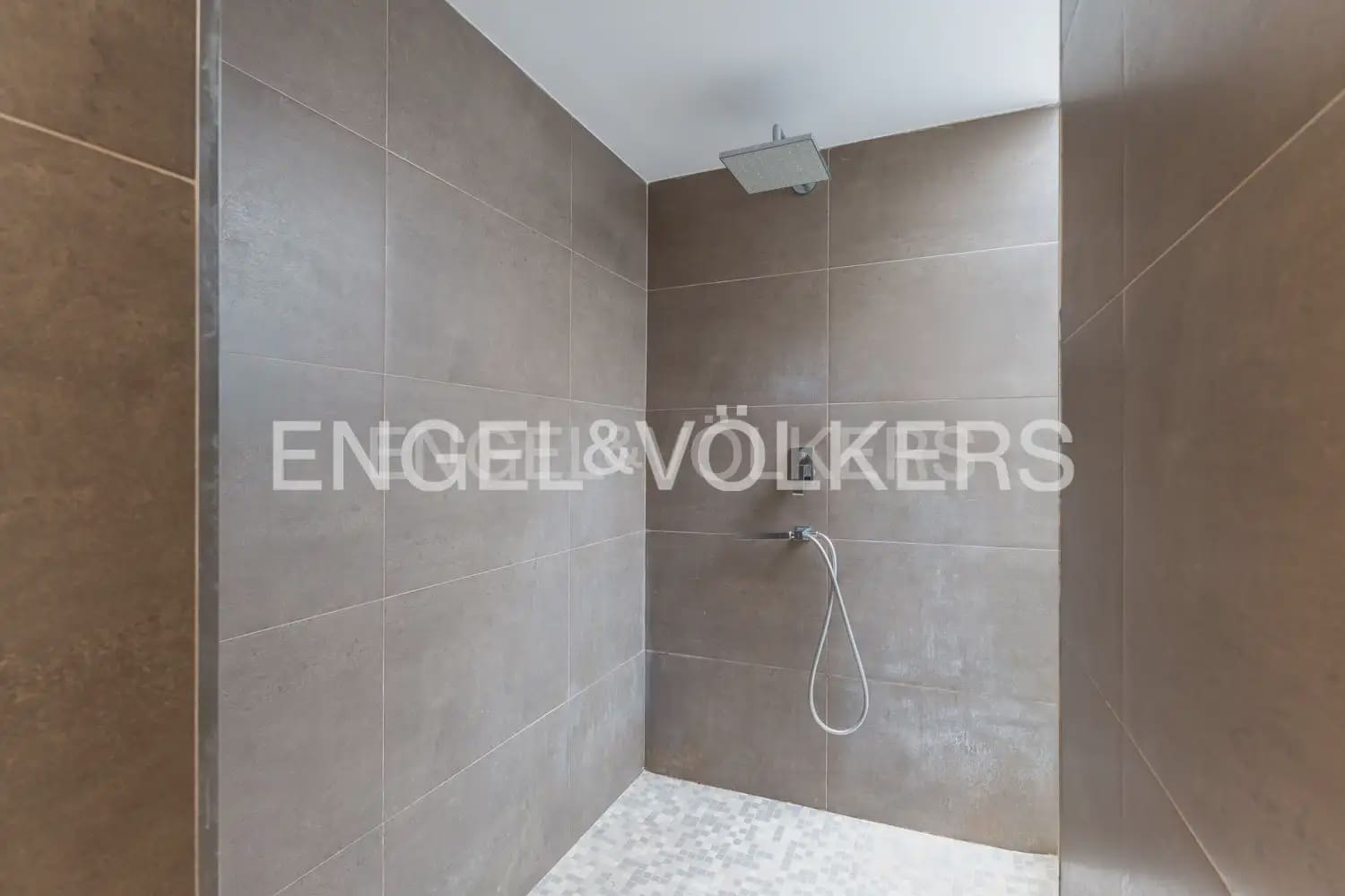 4 bedroom Villa for sale in Godella with pool garage - € 1,300,000 (Ref: 9143439)