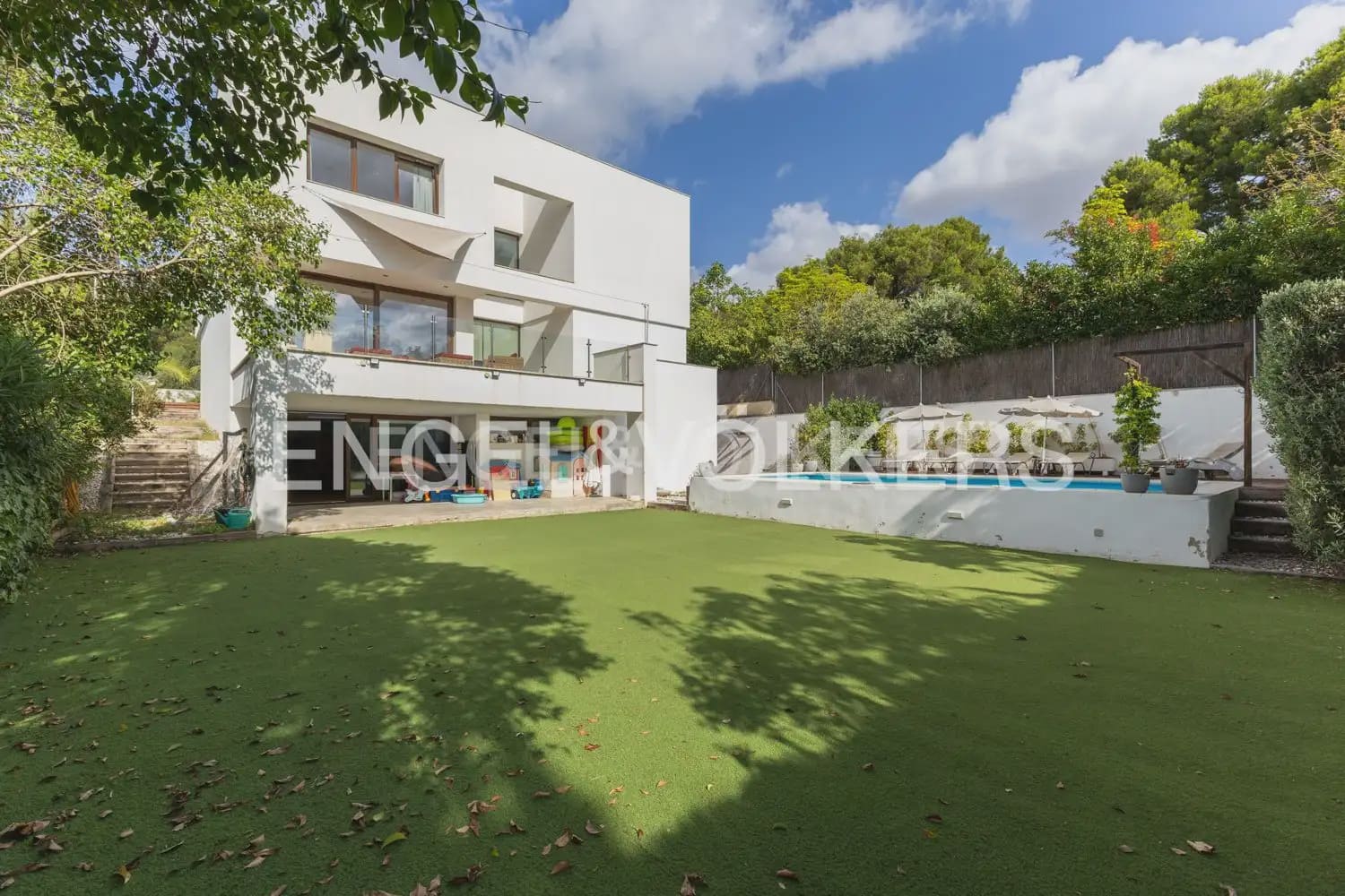 4 bedroom Villa for sale in Godella with pool garage - € 1,300,000 (Ref: 9143439)