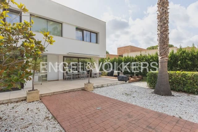 4 bedroom Villa for sale in Campolivar, Godella with pool garage - € 1,300,000 (Ref: 9143439)