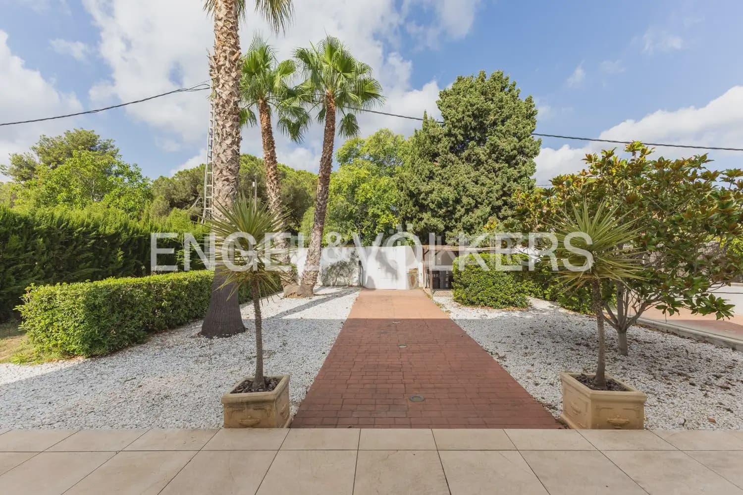 4 bedroom Villa for sale in Godella with pool garage - € 1,300,000 (Ref: 9143439)