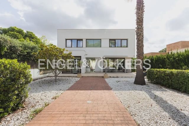4 bedroom Villa for sale in Campolivar, Godella with pool garage - € 1,300,000 (Ref: 9143439)