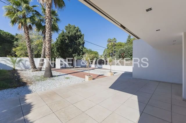 4 bedroom Villa for sale in Campolivar, Godella with pool garage - € 1,300,000 (Ref: 9143439)