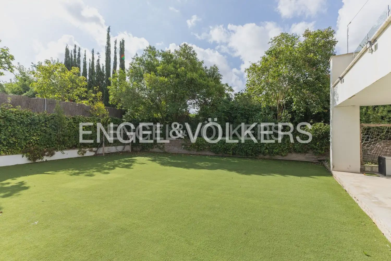 4 bedroom Villa for sale in Godella with pool garage - € 1,300,000 (Ref: 9143439)