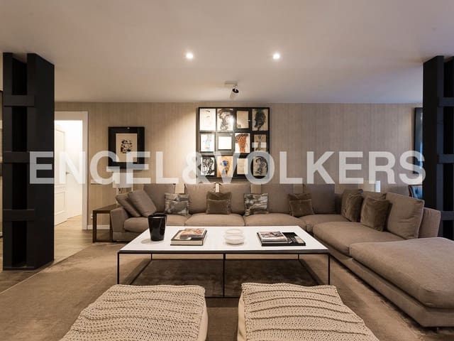 4 soveværelse Lejlighed til salg i Exposicio, Valencia by med garage - € 1.250.000 (Ref: 9145988)