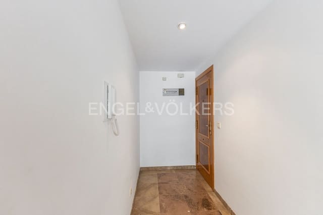 3 soveværelse Lejlighed til leje i La Roqueta, Valencia by med garage - € 1.800 (Ref: 9153184)