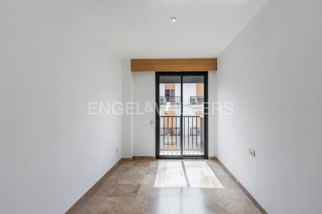 3 soveværelse Lejlighed til leje i La Roqueta, Valencia by med garage - € 1.800 (Ref: 9153184)