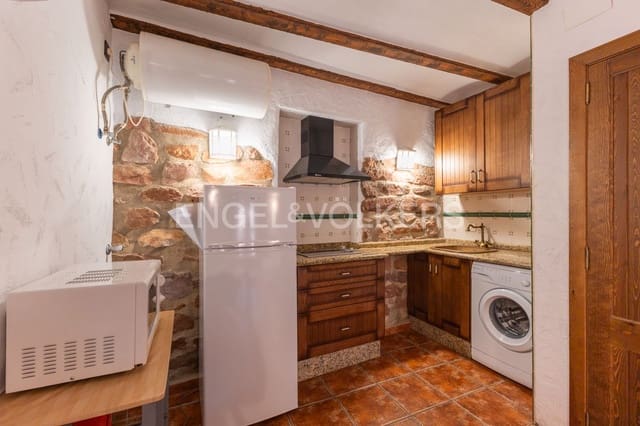 8 bedroom Finca/Country House for sale in Vilafamés - € 463,000 (Ref: 9153185)