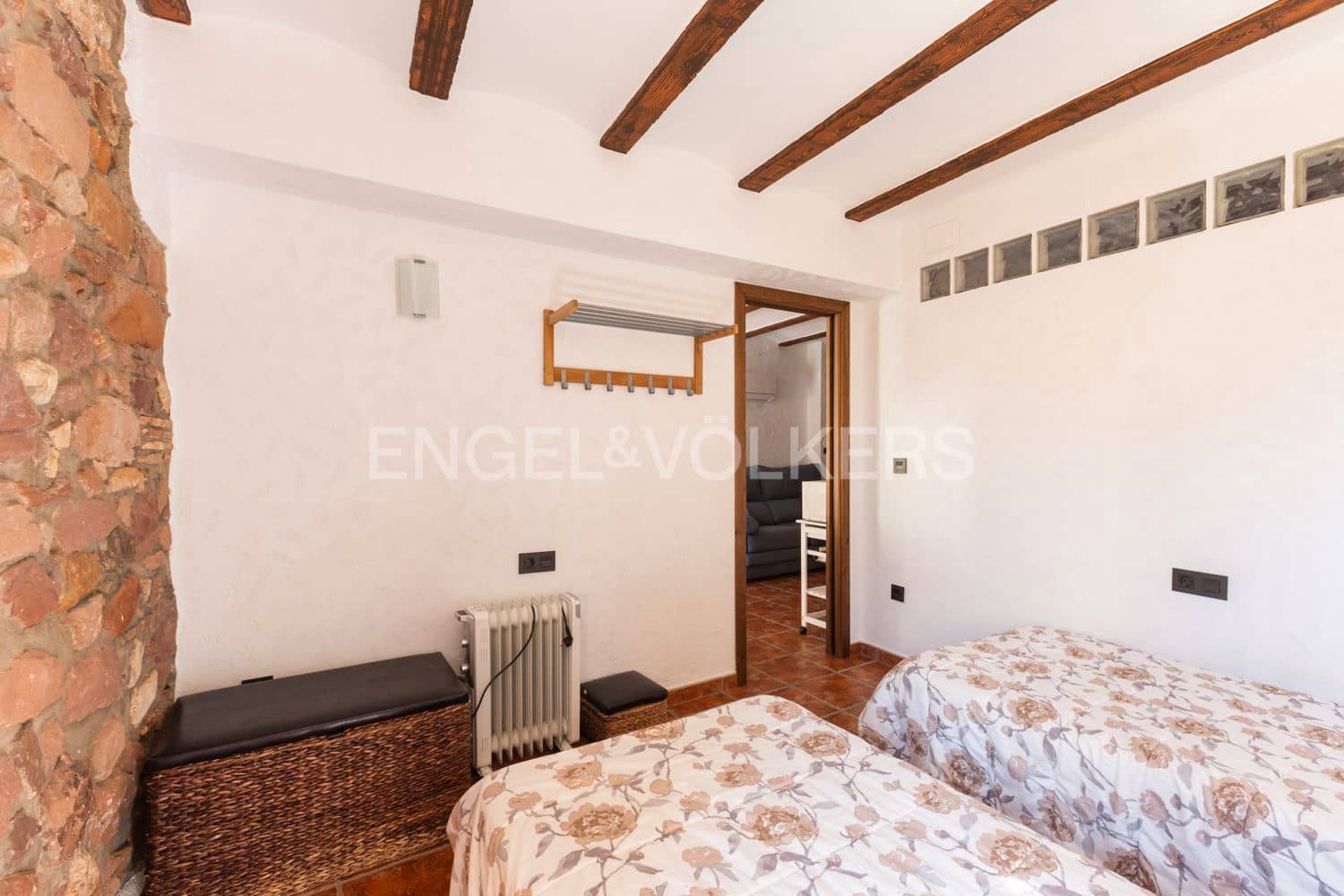 8 bedroom Finca/Country House for sale in Vilafames - € 463,000 (Ref: 9153185)