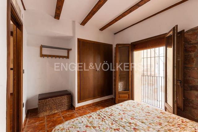 8 bedroom Finca/Country House for sale in Vilafamés - € 463,000 (Ref: 9153185)