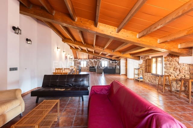 8 bedroom Finca/Country House for sale in Vilafamés - € 463,000 (Ref: 9153185)