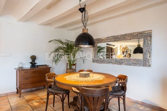 5 soveværelse Byhus til salg i Requena - € 185.000 (Ref: 9153188)